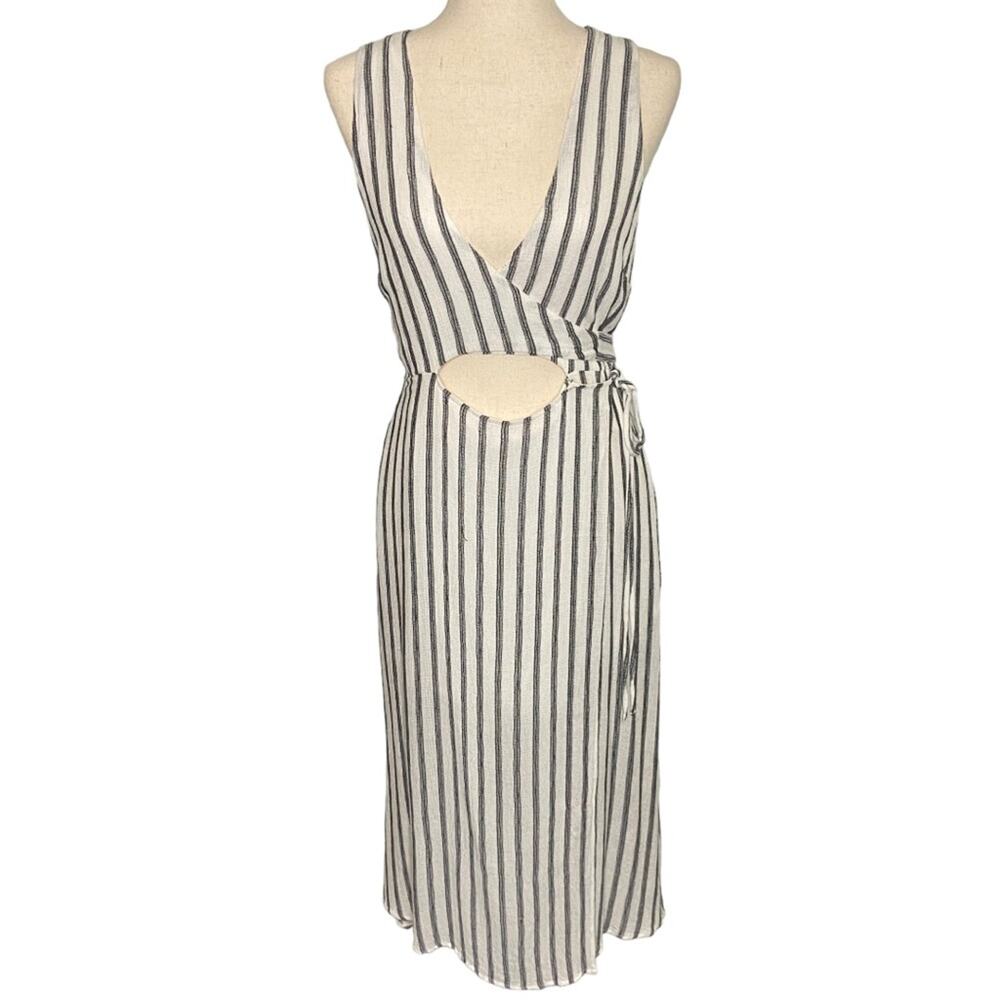 ASTR The Label Aida Cutout Midi Wrap Dress Women’s Size Large - Picture 4 of 12